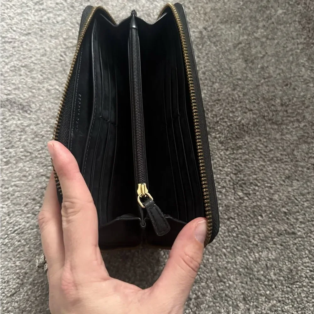 Marc Jacobs Black Leather Zip Around Wallet